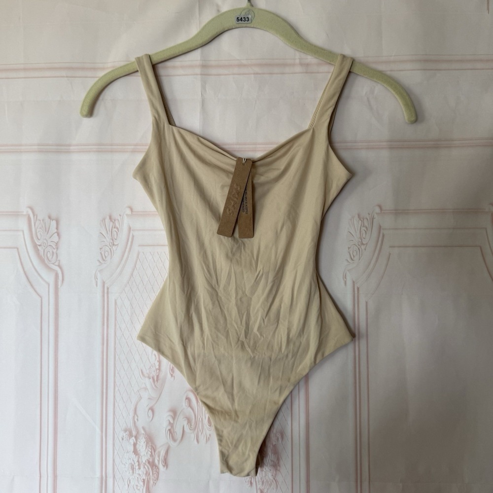 NWT SKIMS Fits Everybody Square Neck Bodysuit In Sand Size XXS $60